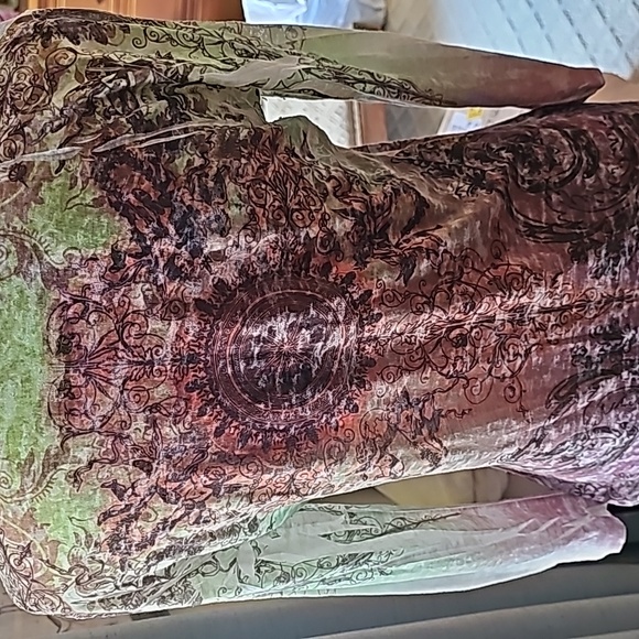 Reba pullover top Size M - Picture 4 of 5